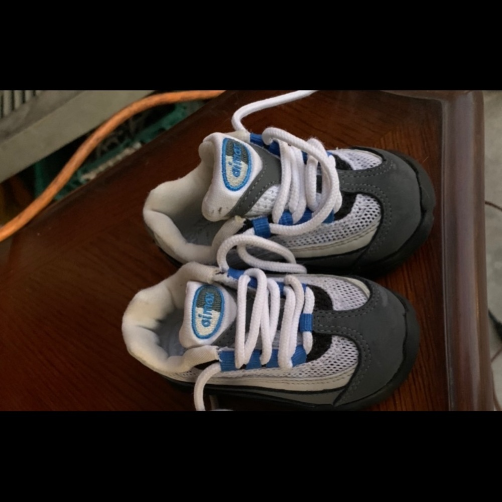 Used toddler shoes